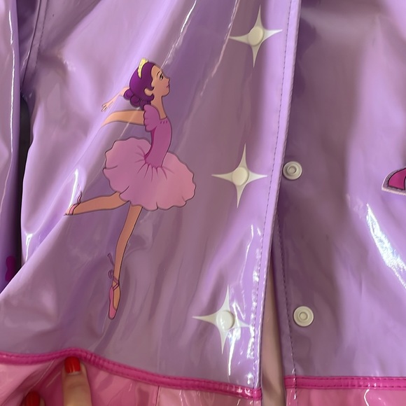 Rain coat - Picture 2 of 7